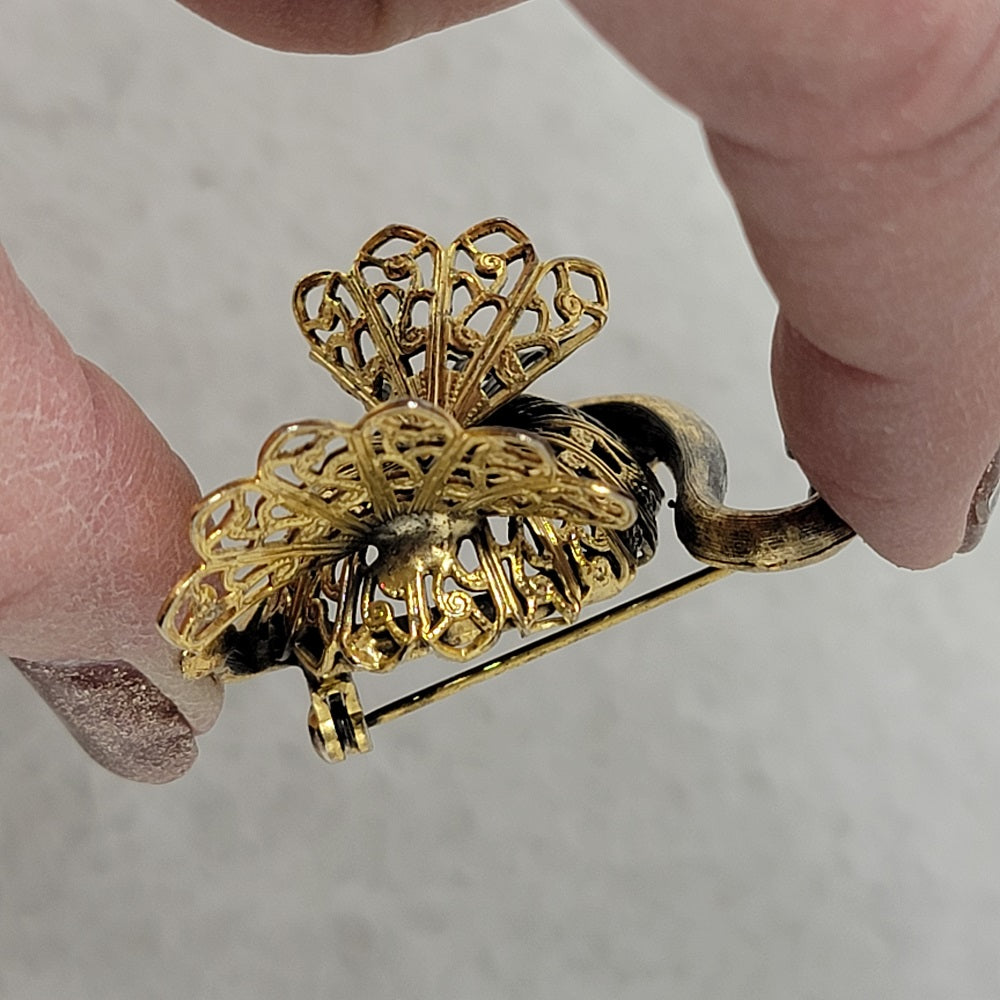 Mid Century Dimensional Swan Brooch