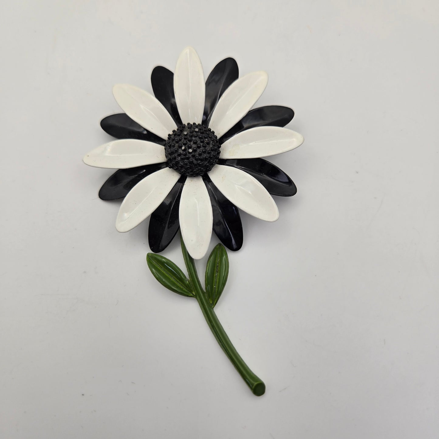 Vintage Black and White Metal Daisy Pin