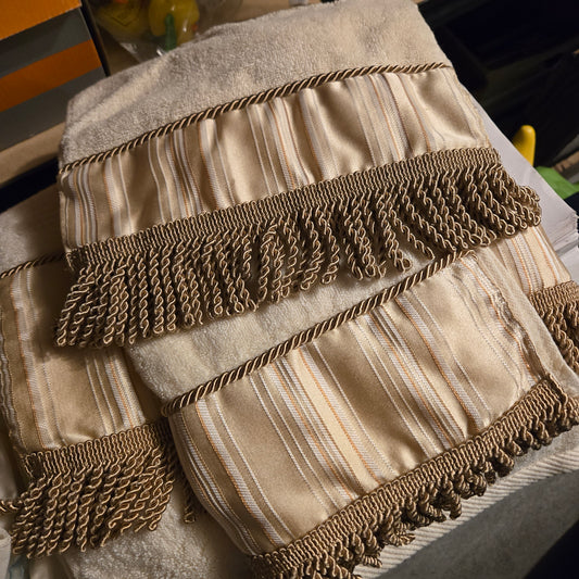 3 Fancy Towels