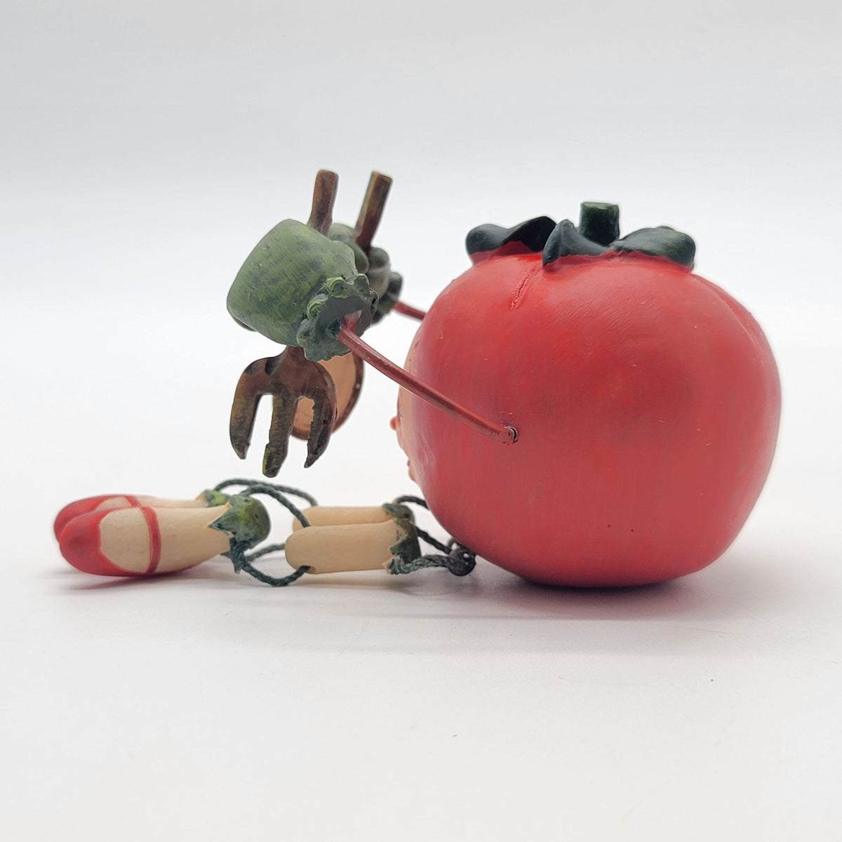 1980d Anthropomorphic Tomato Shelf Sitter