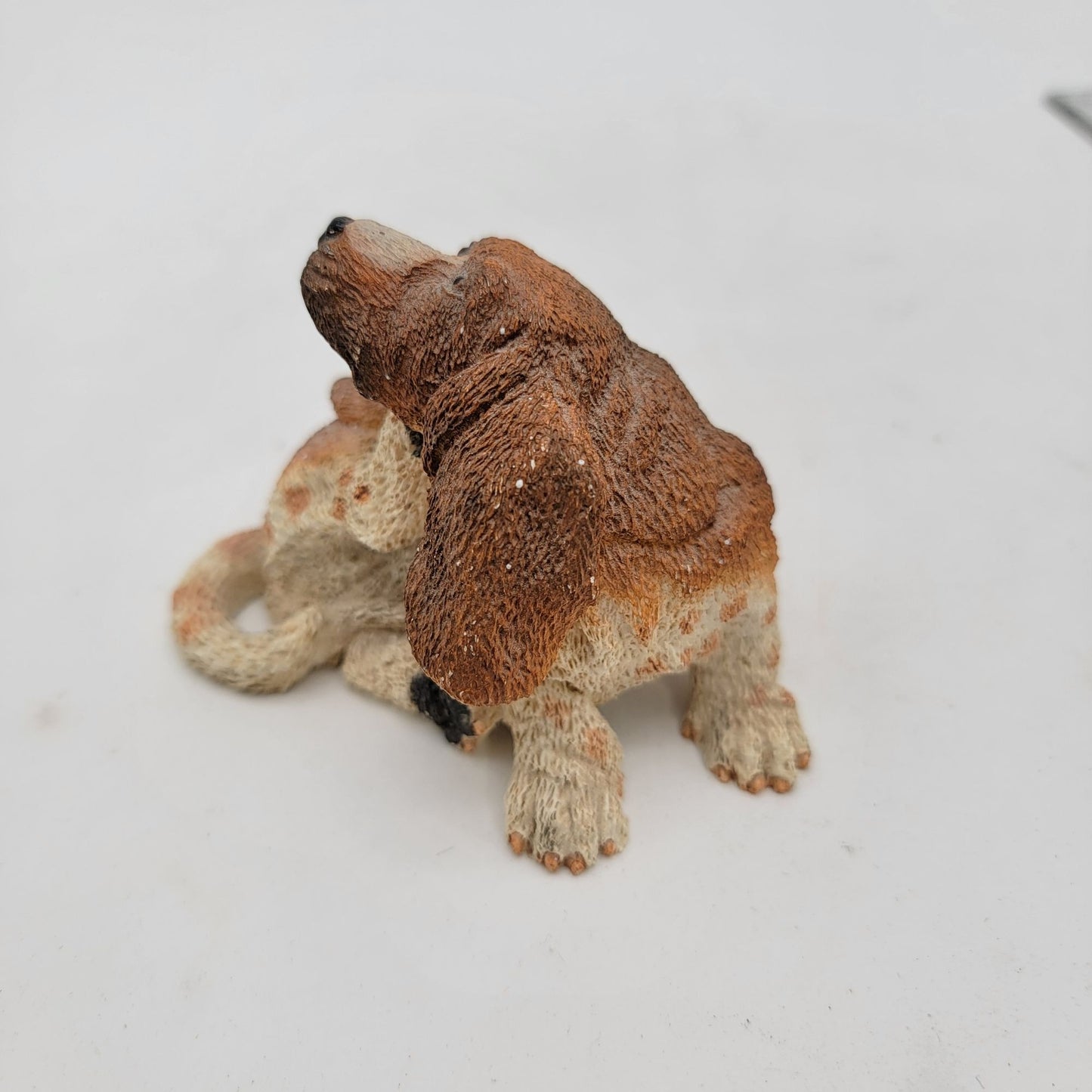 Sandicast Scratching Basset Hound Dog Figurine