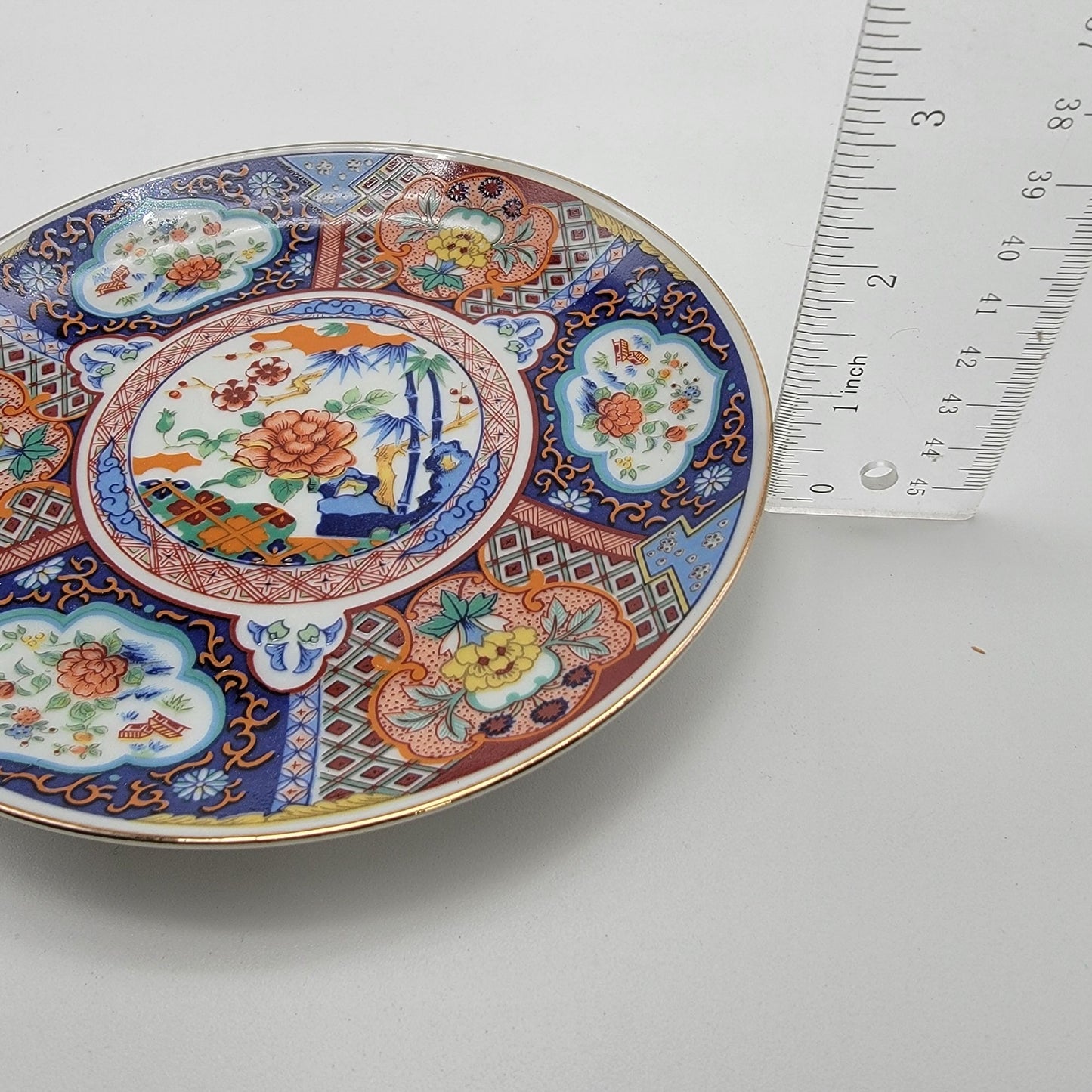 Set Of 4 Imari Ware Porcelain Plates 6.5"