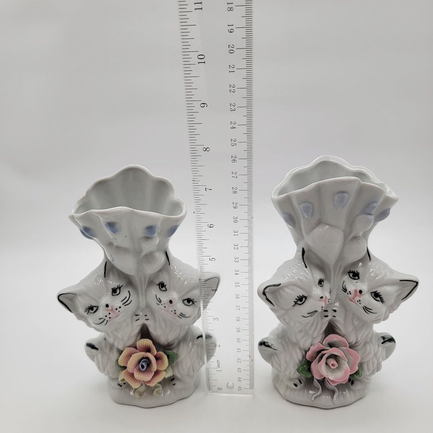 Set Of 2 Vintage Kitschy Double Kitten Porcelain Vases With Roses