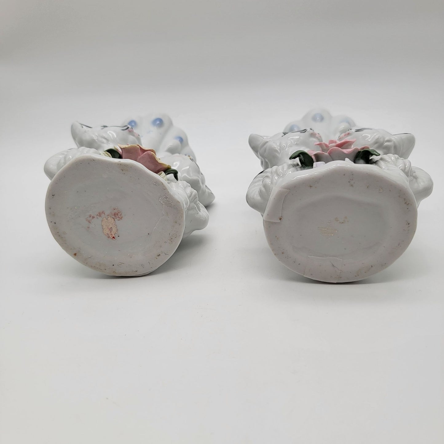 Set Of 2 Vintage Kitschy Double Kitten Porcelain Vases With Roses