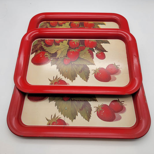 Set Of 3 Mid-Century Metal Snack Trays Strawberry