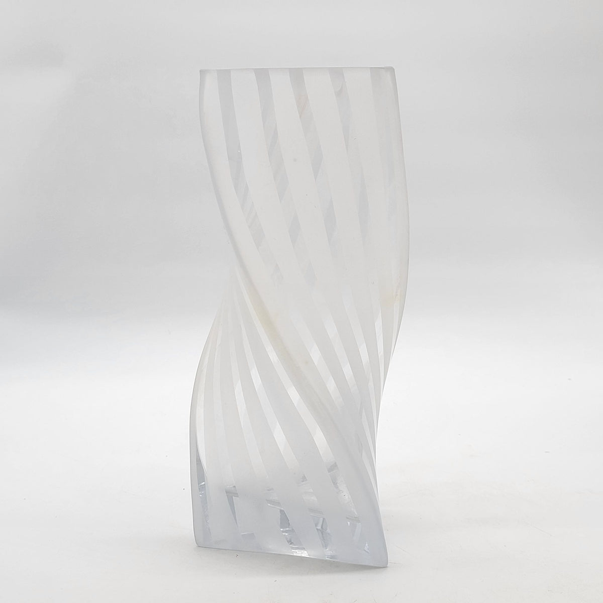Art Glass Twisted Triangle Wave Vase With Frosted Stripes