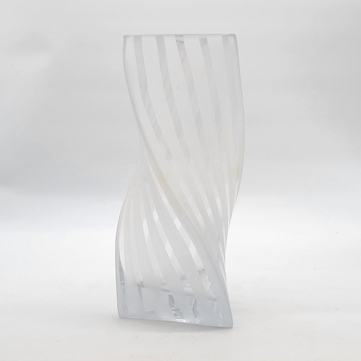 Art Glass Twisted Triangle Wave Vase With Frosted Stripes
