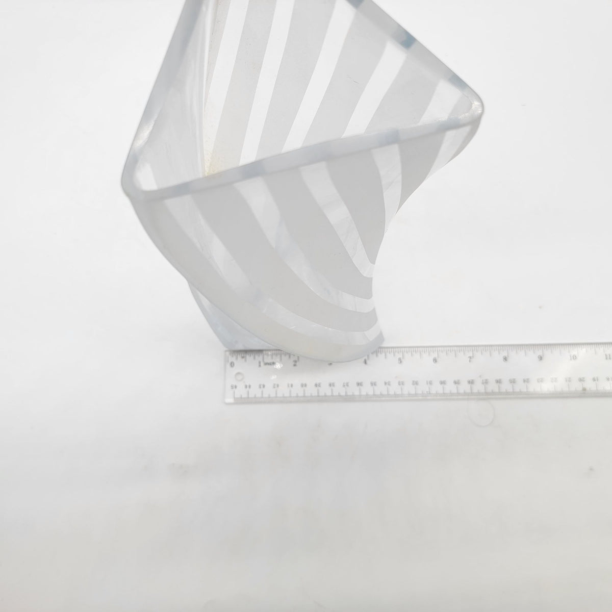 Art Glass Twisted Triangle Wave Vase With Frosted Stripes