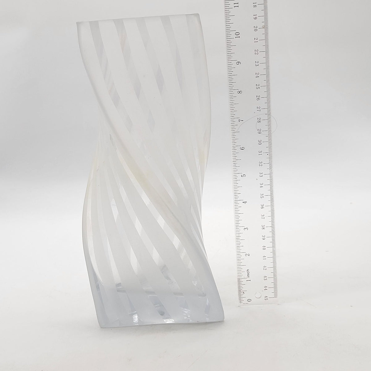 Art Glass Twisted Triangle Wave Vase With Frosted Stripes