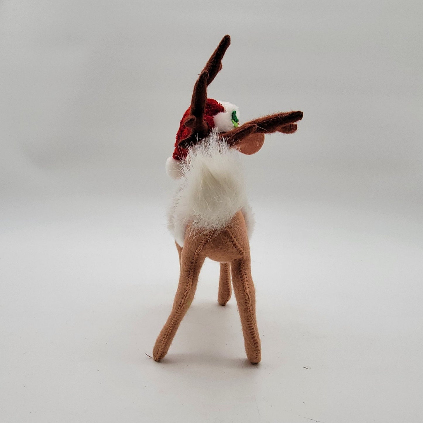 2012 Annalee Cozy Christmas Reindeer 9" Doll With Santa Hat