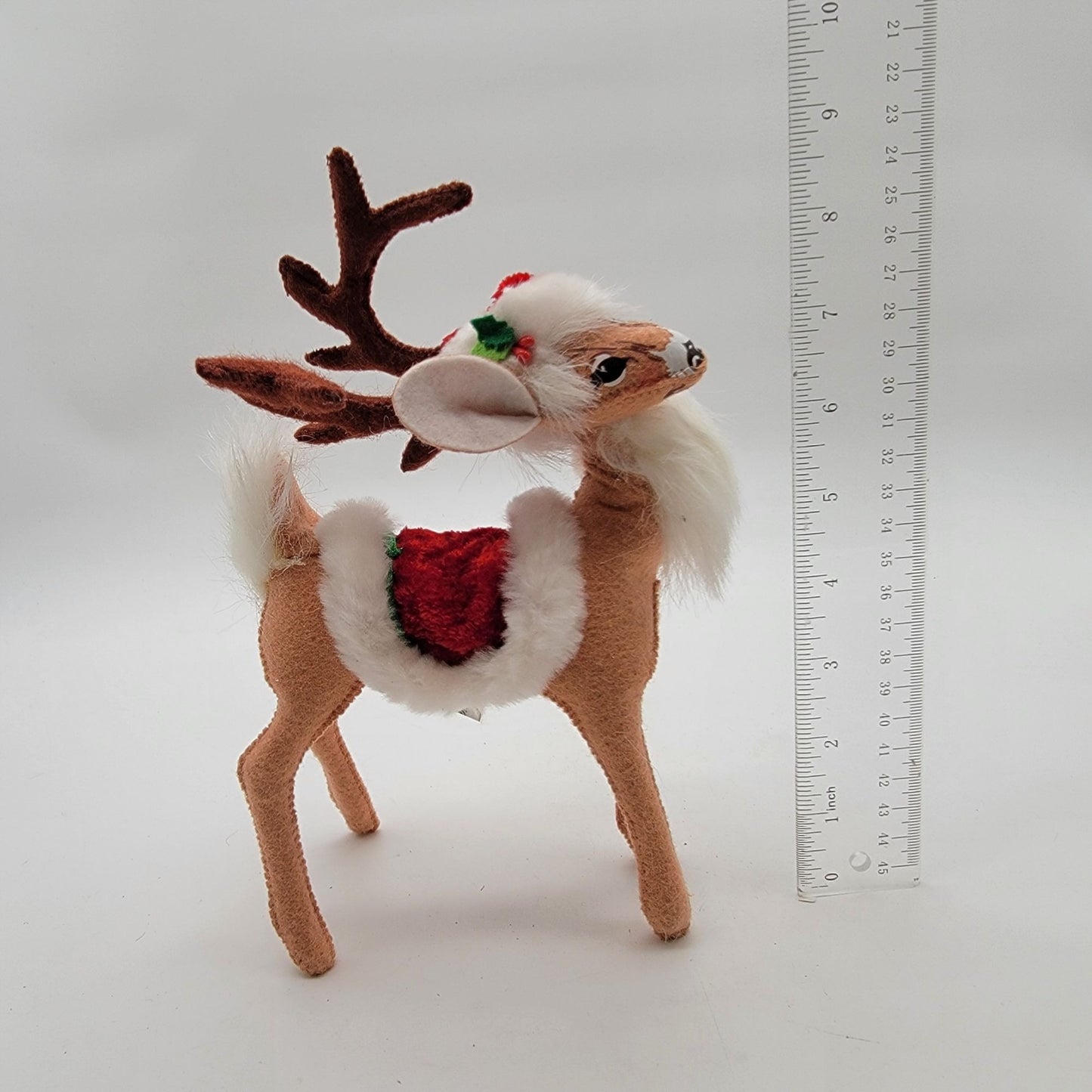 2012 Annalee Cozy Christmas Reindeer 9" Doll With Santa Hat