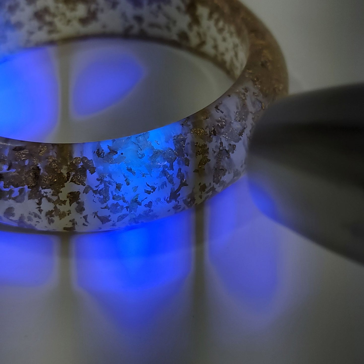 Vintage Lucite Gold Fleck Bangle Bracelet