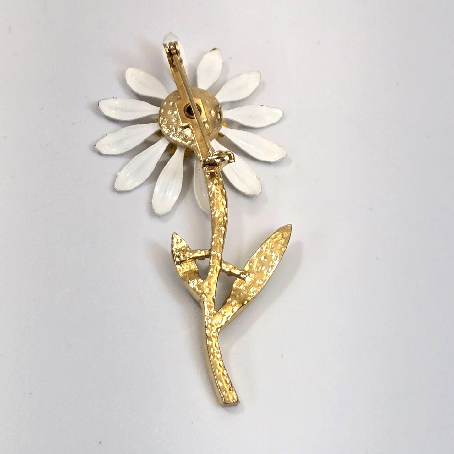 Vintage 1960s White Enamel Daisy Flower Brooch