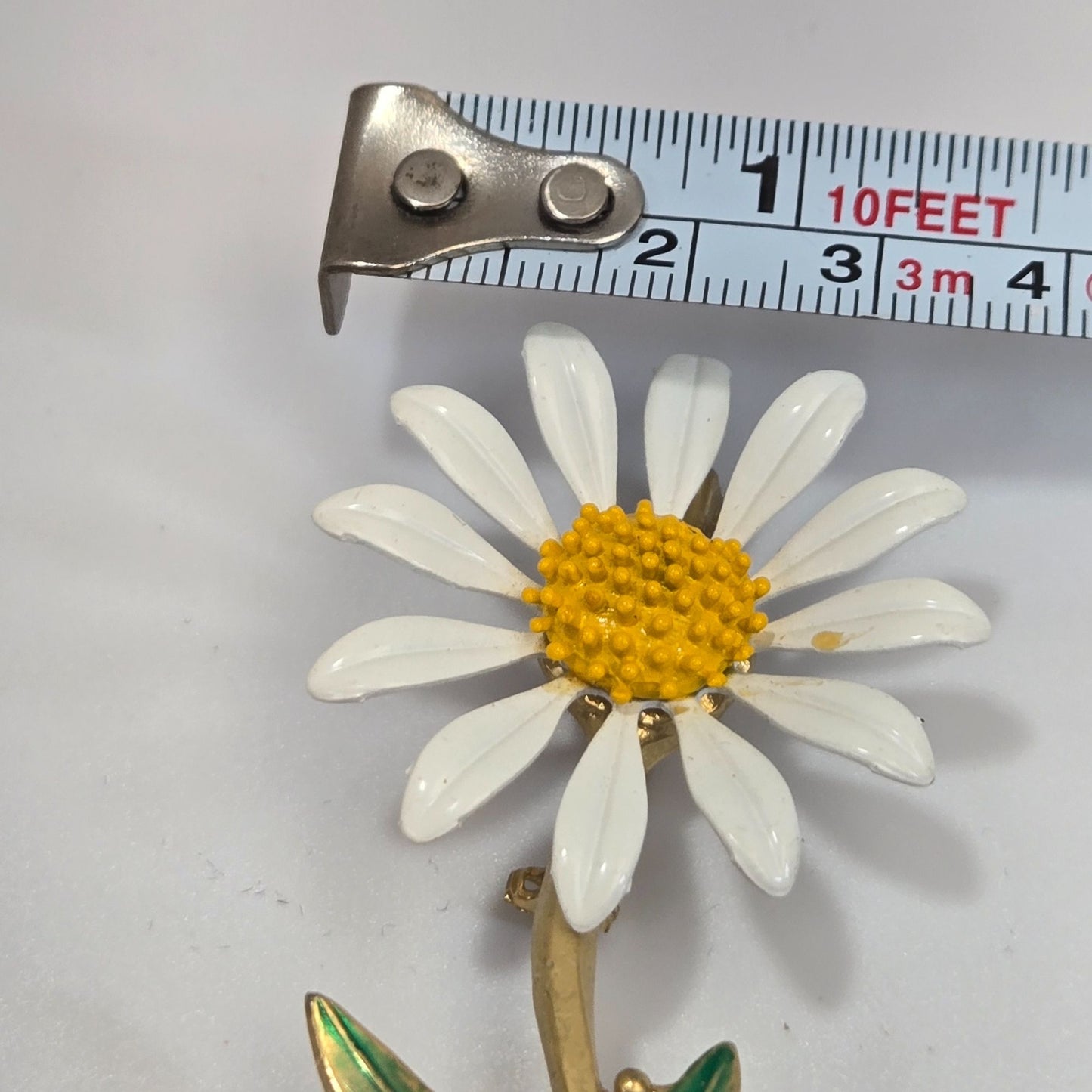 Vintage 1960s White Enamel Daisy Flower Brooch