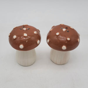 Mini Mushroom Salt & Pepper Shakers Brown & White Spotted Cracker Barrel