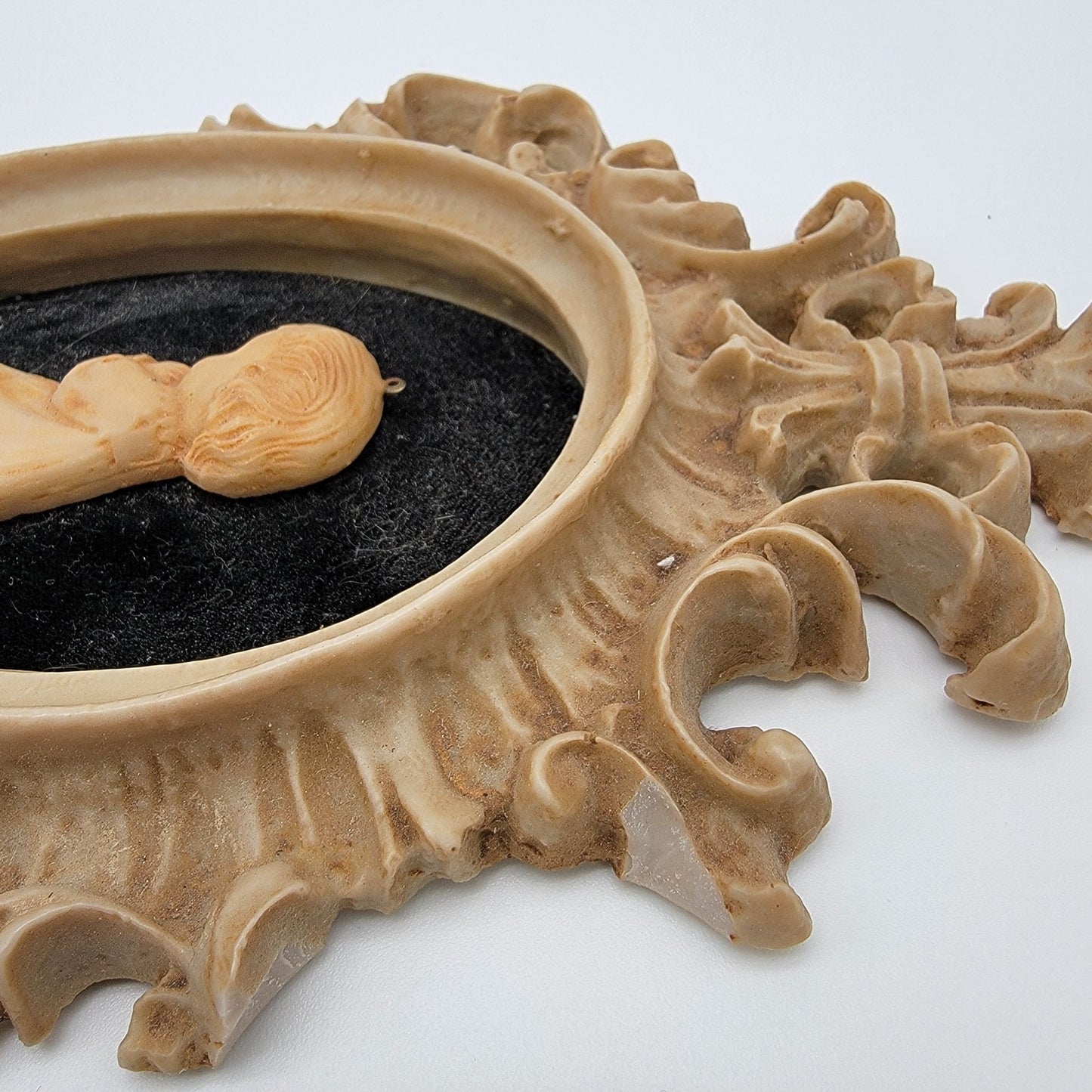 Pair Of Vintage Capodimonte Praying Children Wall Art Plaques With Ornate Frames