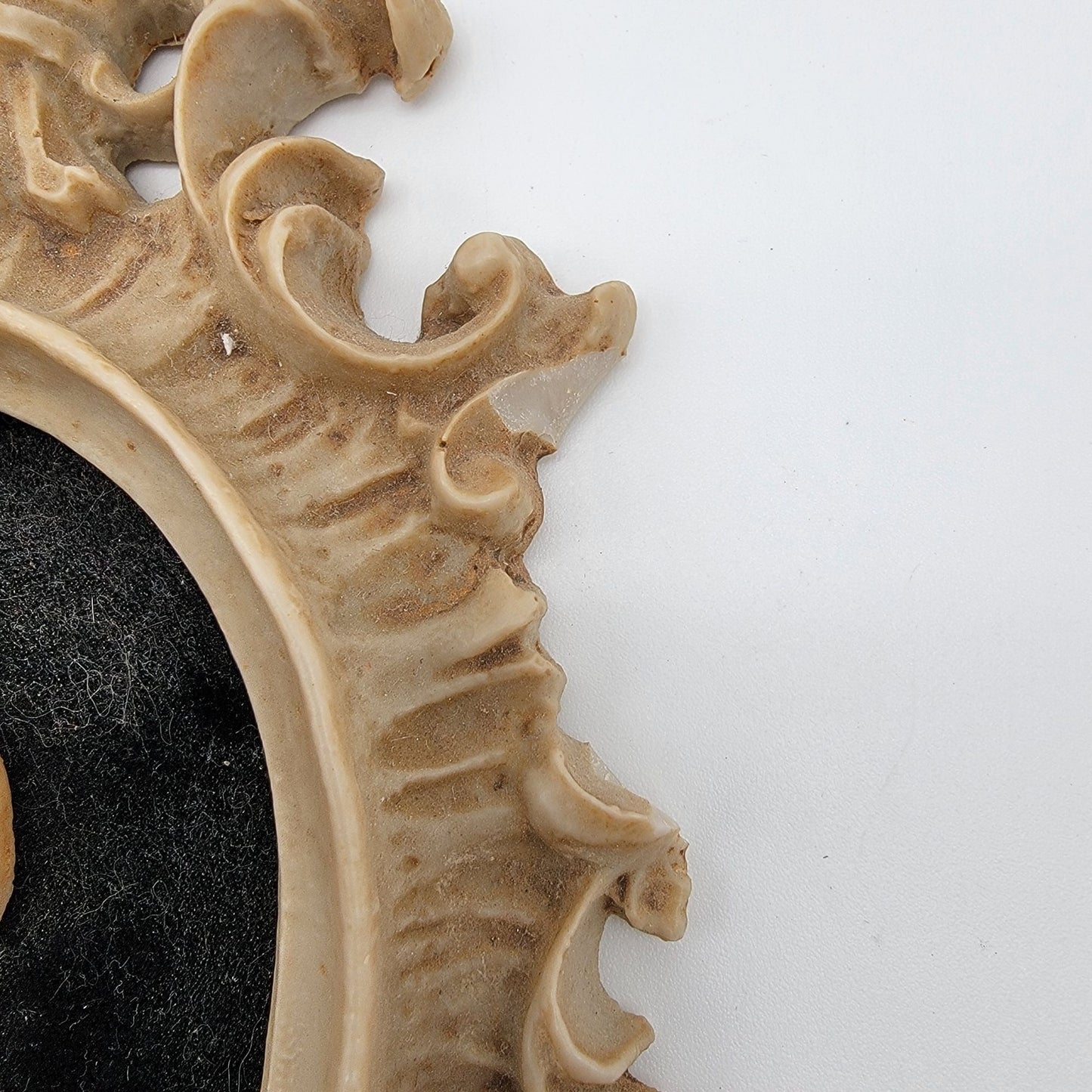 Pair Of Vintage Capodimonte Praying Children Wall Art Plaques With Ornate Frames