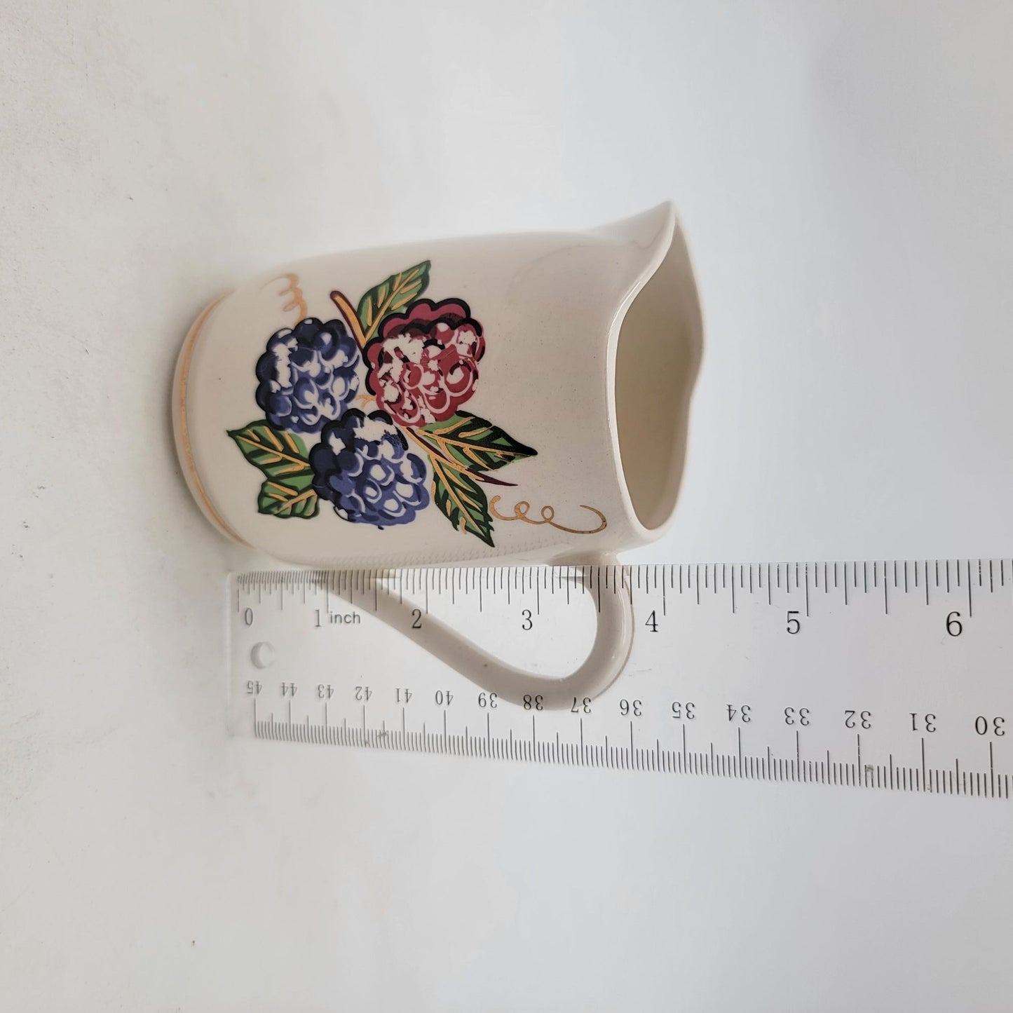 Vintage Knotts Berry Farm Creamer