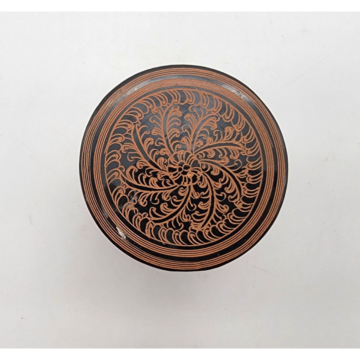 Vintage Small Burmese Lacquerware Betel Nut Box Container