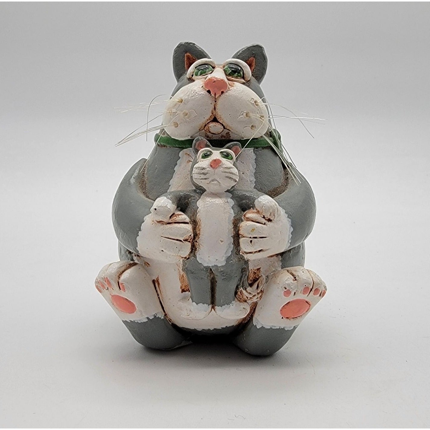 Vintage 1999 Vicki Thomas Cat Figurine Holding Kitten