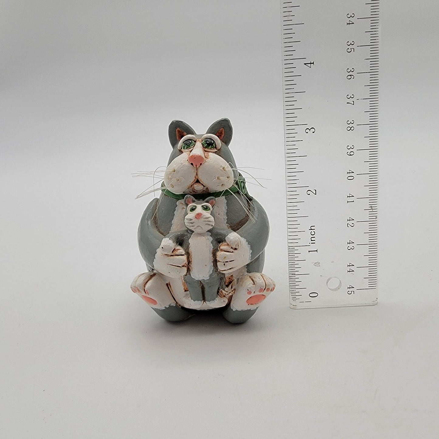 Vintage 1999 Vicki Thomas Cat Figurine Holding Kitten