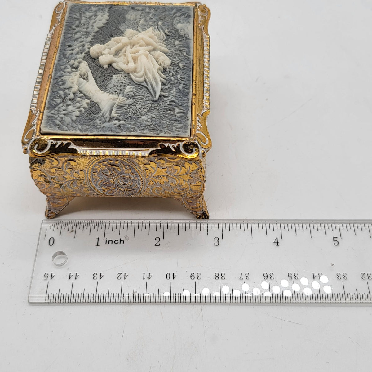 Sankyo Jasperware Courting Couple Music Box Gold Tone Plays Music Box Dancer