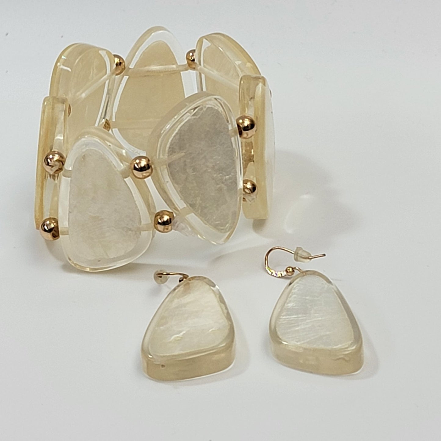 Vintage Lucite Stretch Bracelet & Dangle Earrings Set