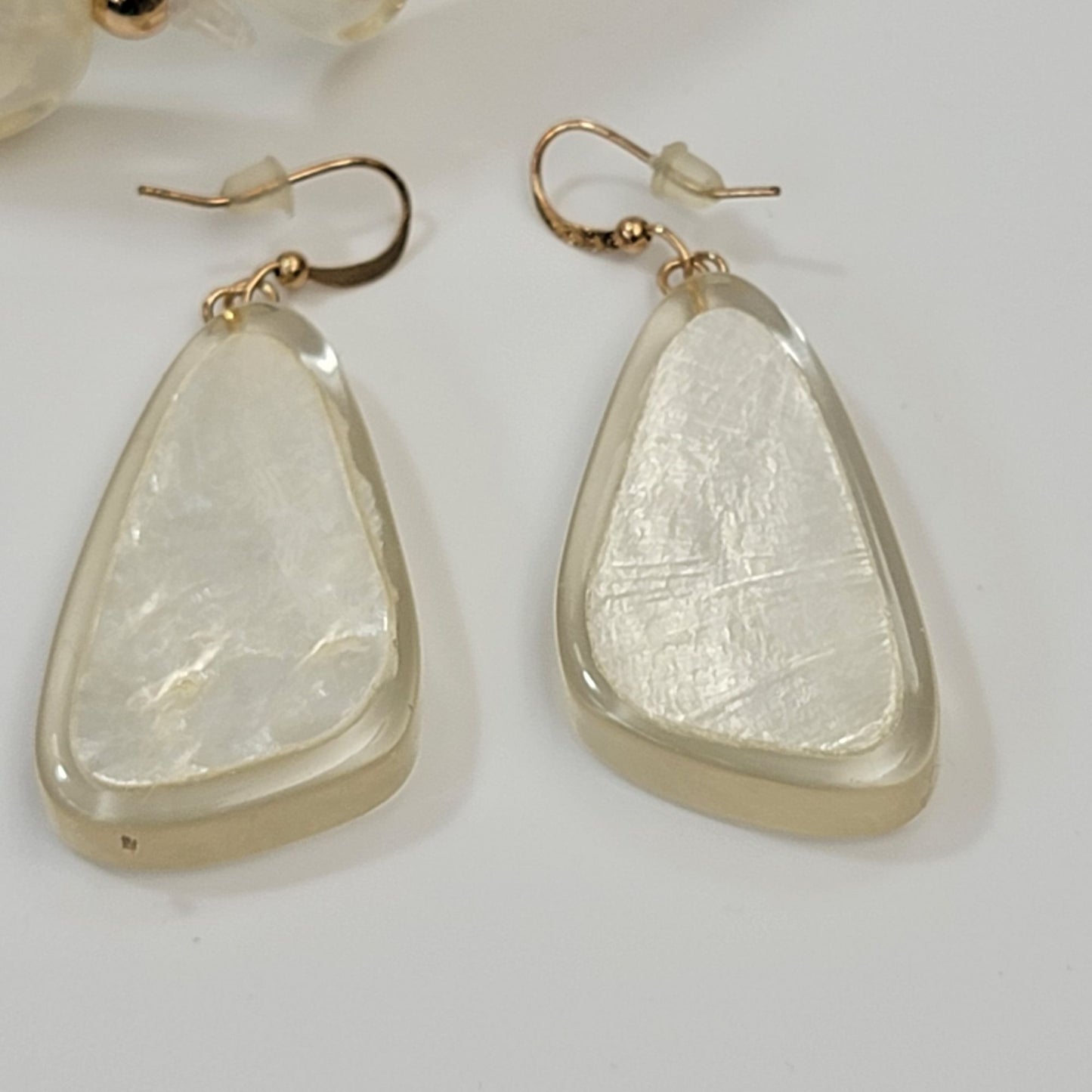 Vintage Lucite Stretch Bracelet & Dangle Earrings Set