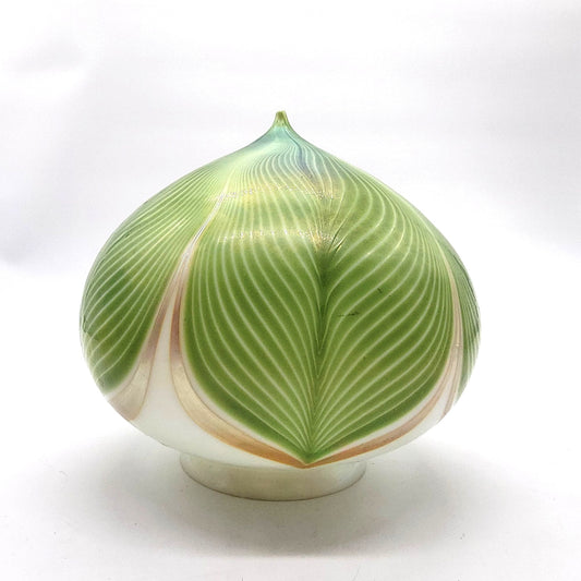 1970s Lundberg Studios Pulled Feather Art Glass Lamp Shade Signed