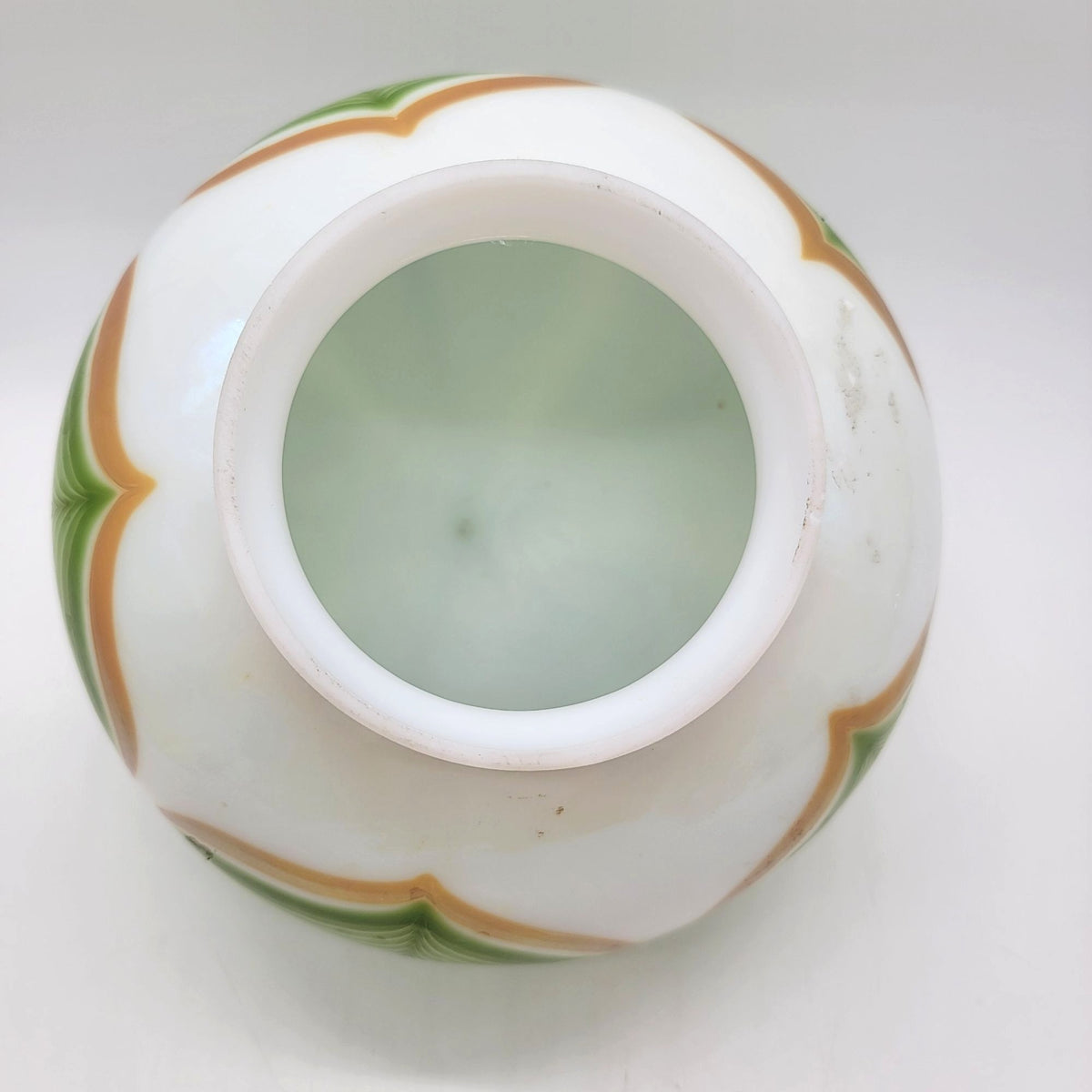 1970s Lundberg Studios Pulled Feather Art Glass Lamp Shade Signed
