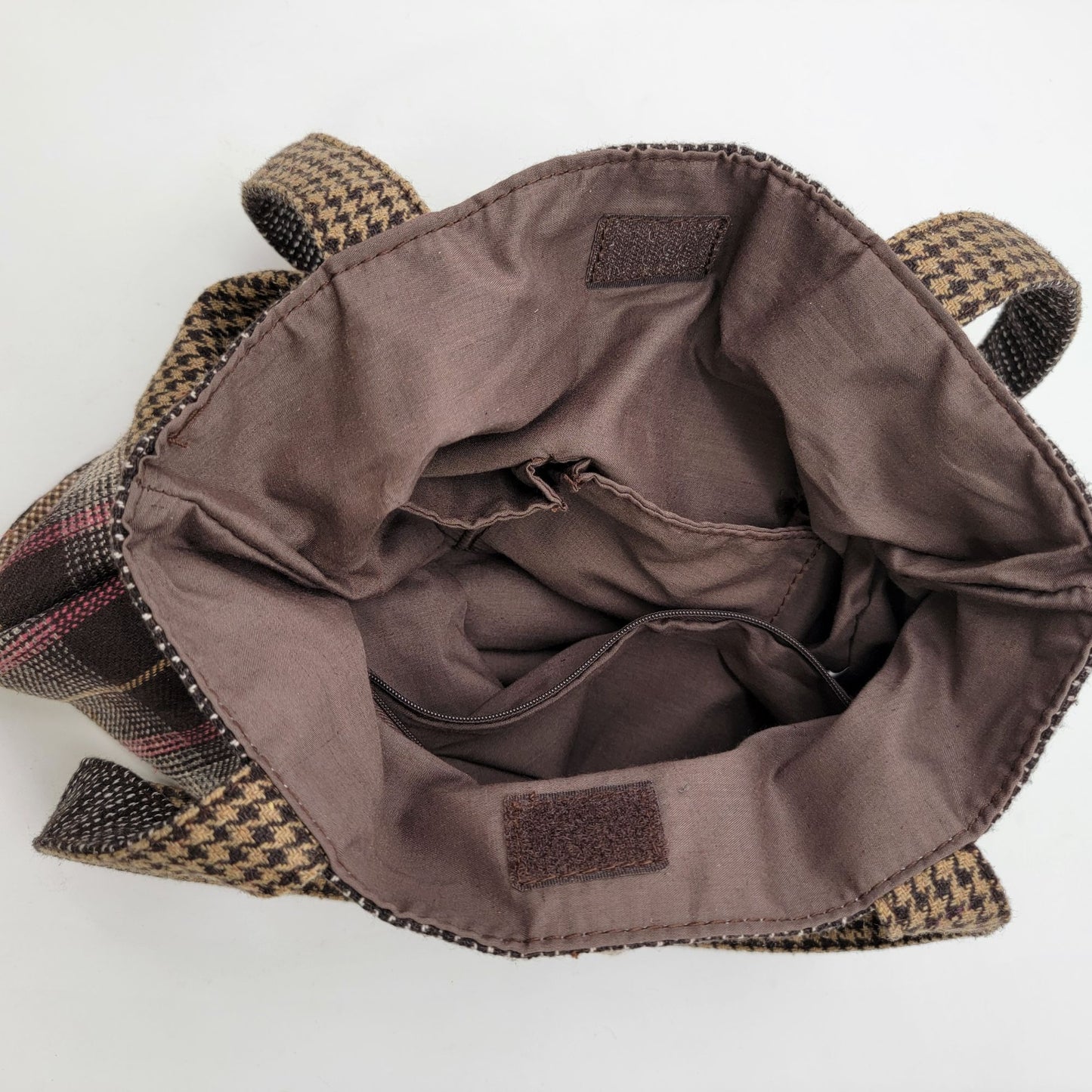 Patchwork Plaid Fabric Handbag With Heart Accent