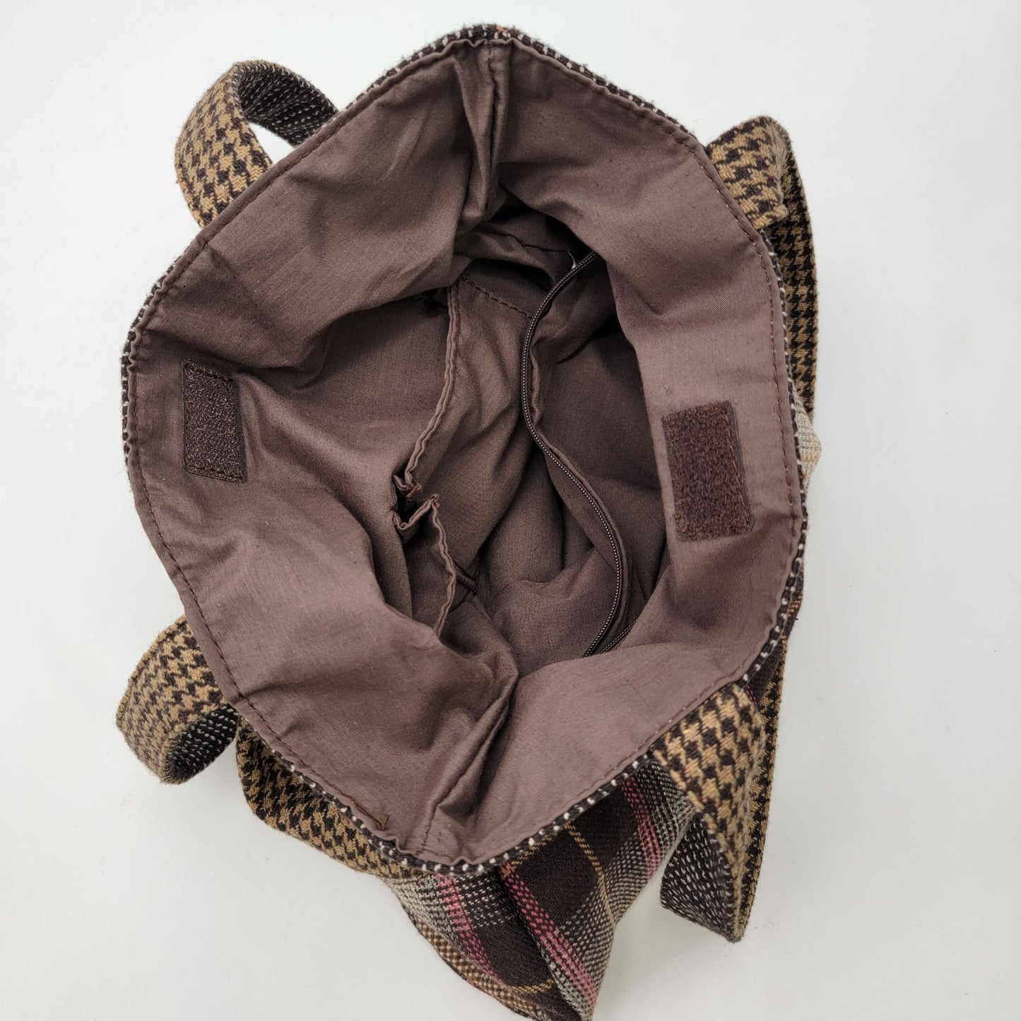 Patchwork Plaid Fabric Handbag With Heart Accent