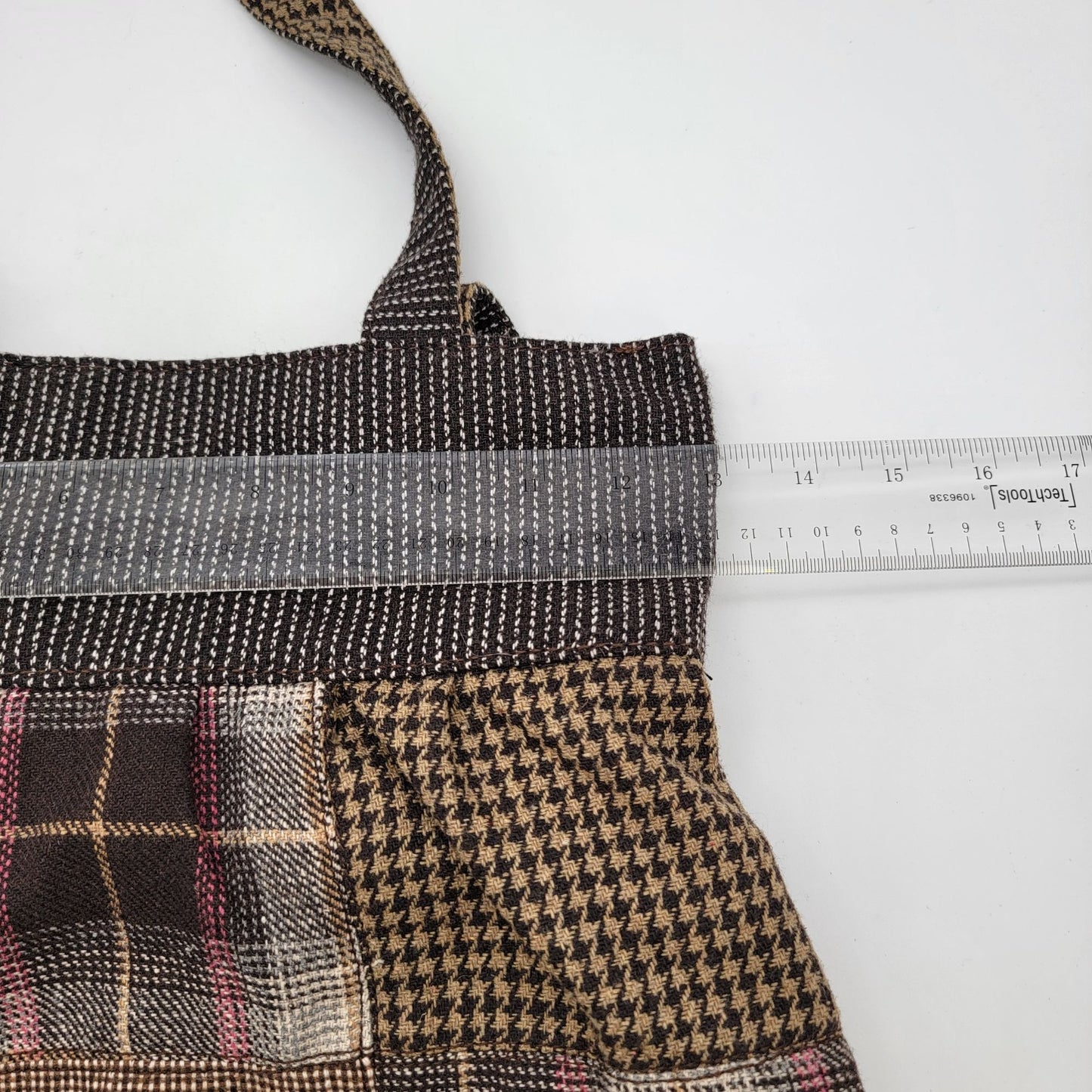 Patchwork Plaid Fabric Handbag With Heart Accent