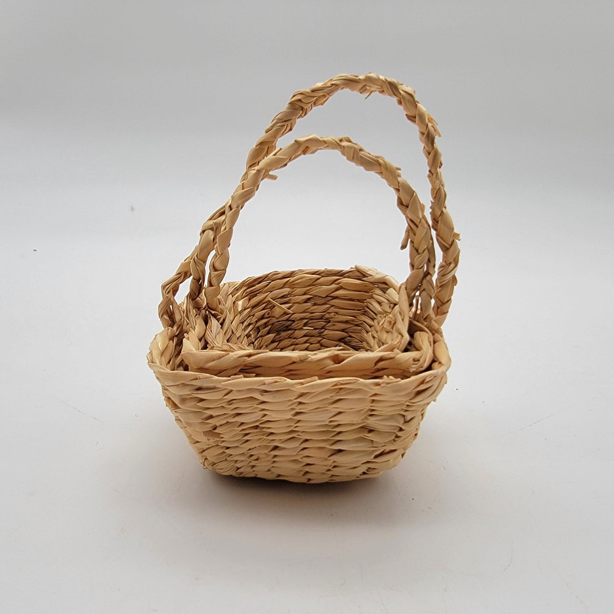 Set Of 3 Nesting Woven Willow Straw Baskets