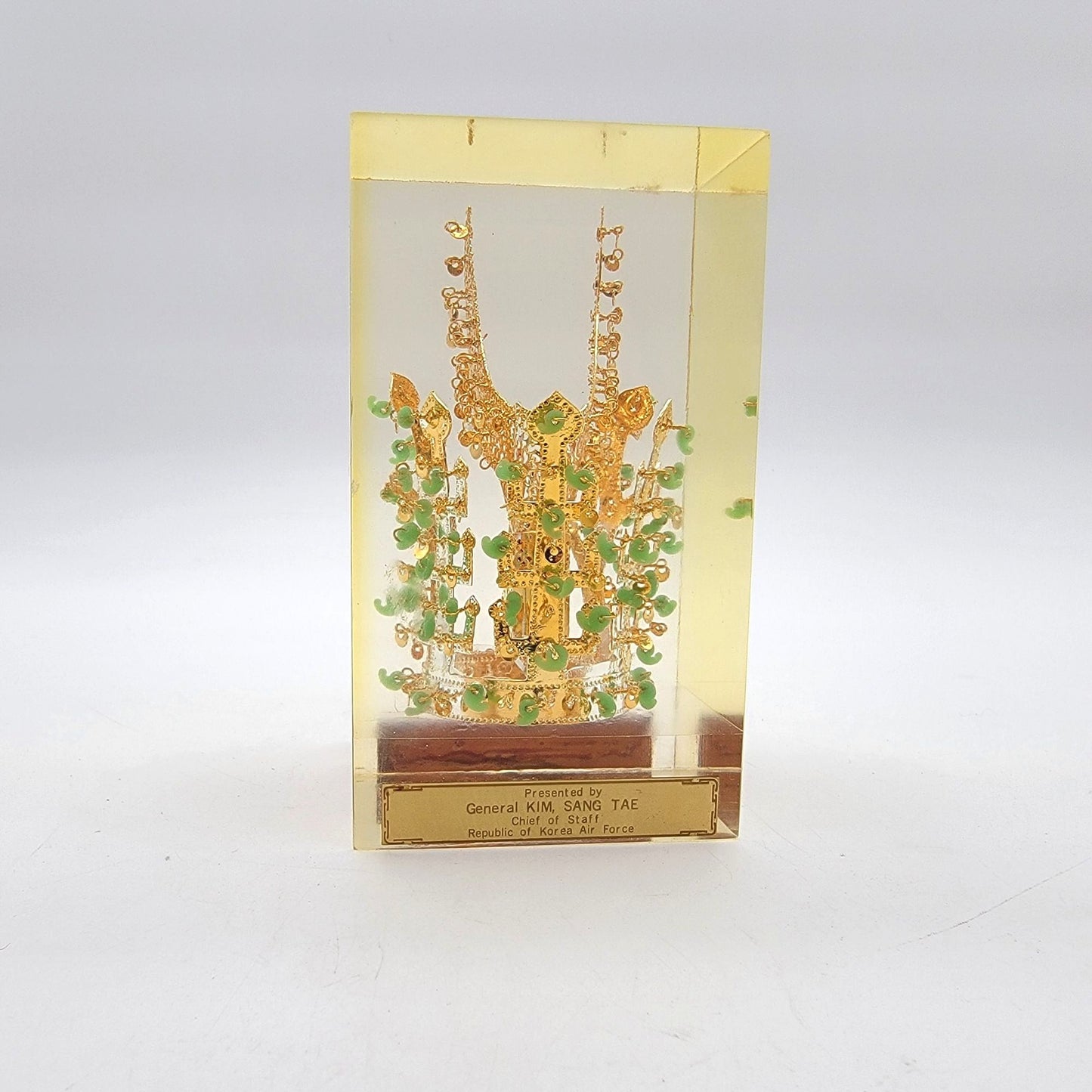 Vintage Korean Silla Dynasty Gold KumKwan-Chong Gold Crown Lucite Paperweight