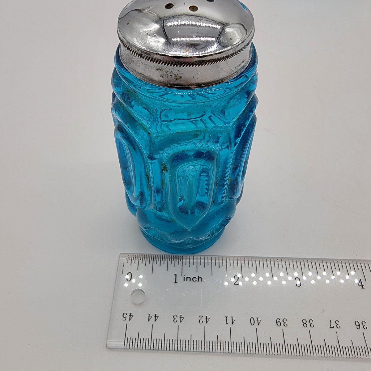 1960s L.E. Smith Moon & Stars Colonial Blue Glass Salt & Pepper Shakers