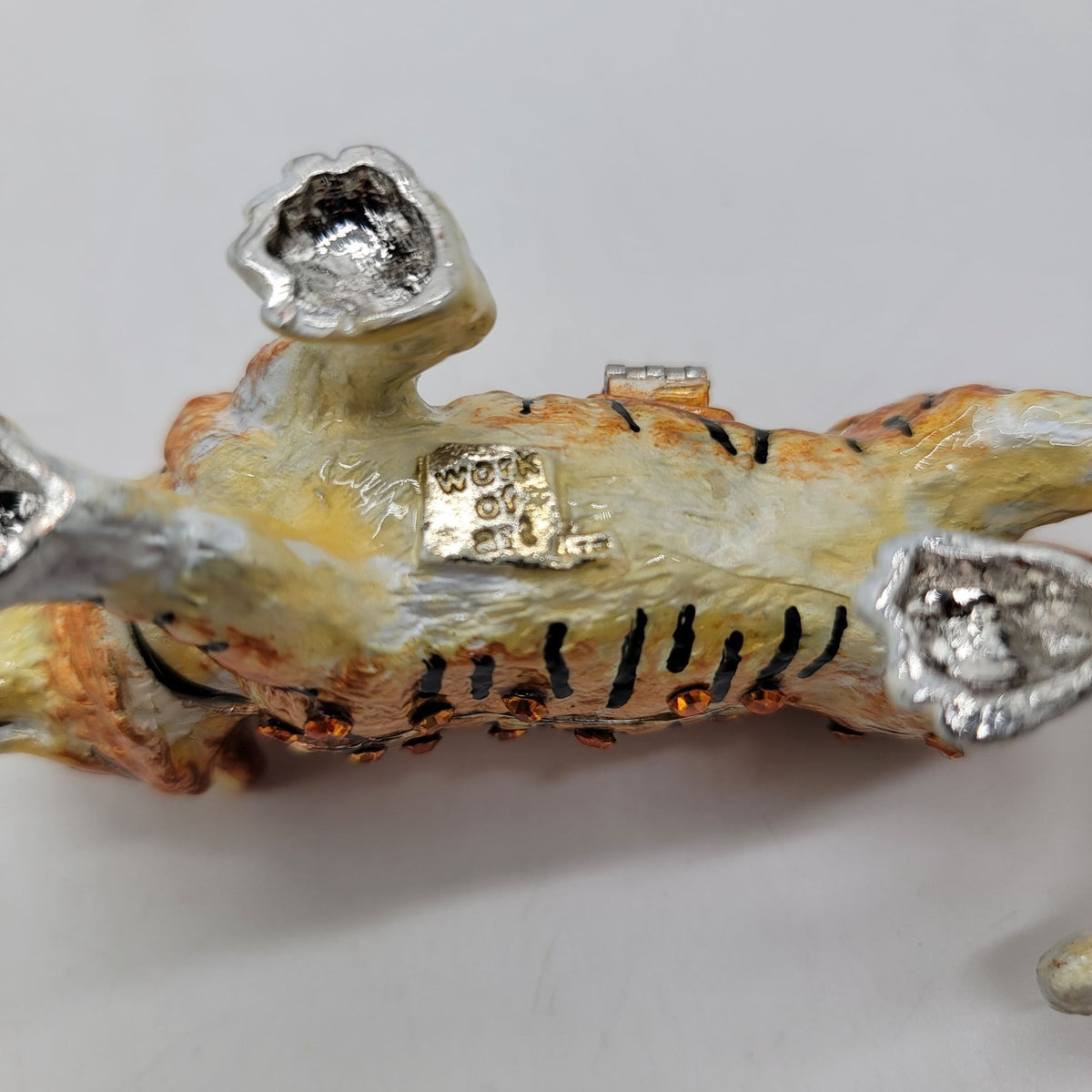 Object DArt Year Of The Tiger Hinged Trinket Box No.226