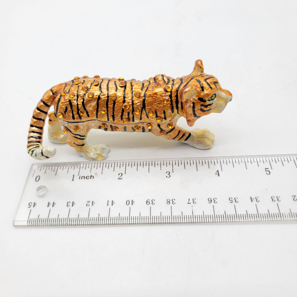 Object DArt Year Of The Tiger Hinged Trinket Box No.226
