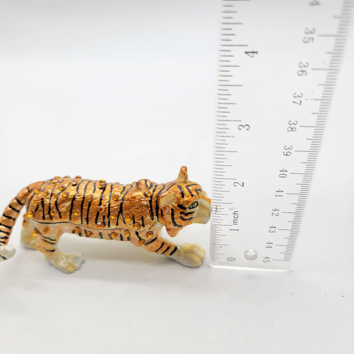 Object DArt Year Of The Tiger Hinged Trinket Box No.226
