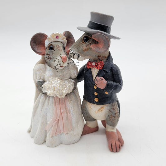 Adorable Bride & Groom Mice Couple Figurine Cake Topper