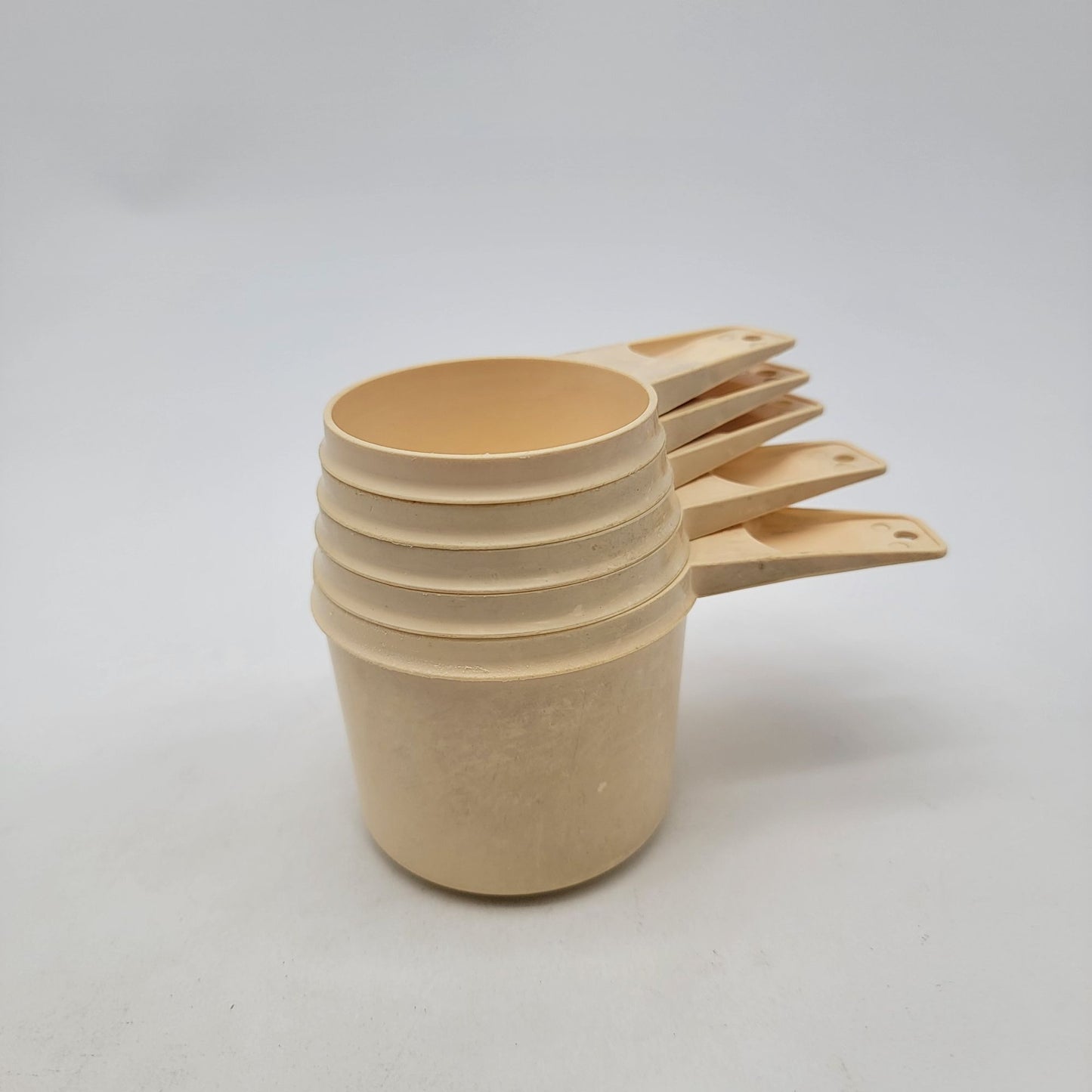 Vintage Tupperware Off White Measuring Cups Set Of 5