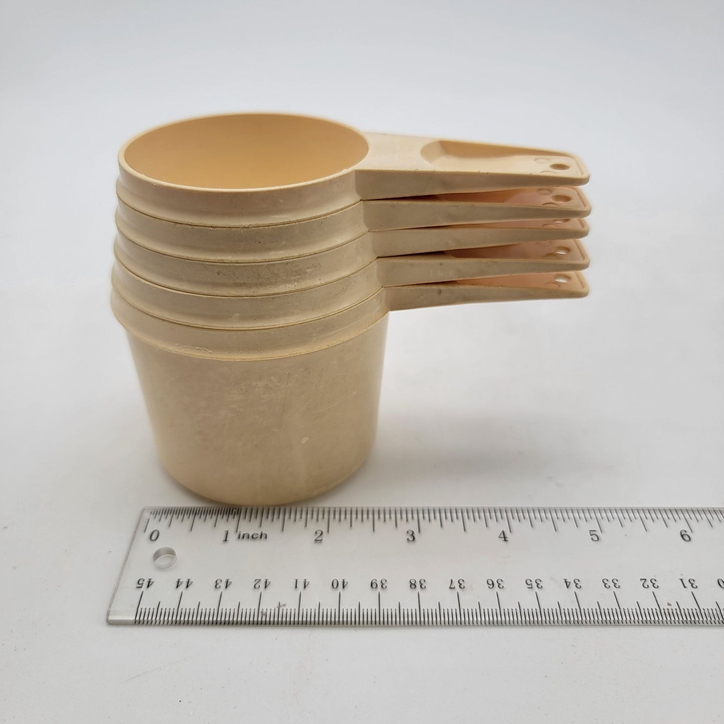 Vintage Tupperware Off White Measuring Cups Set Of 5