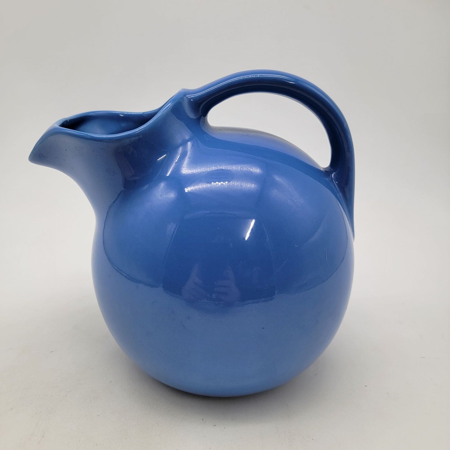 1950s MCM Homer Laughlin Harlequin Delph Blue Round Ball Jug Pitcher With Ice Lip