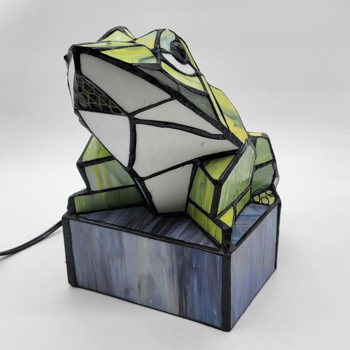 Large Tiffany Style Stained Glass Frog Accent Lamp