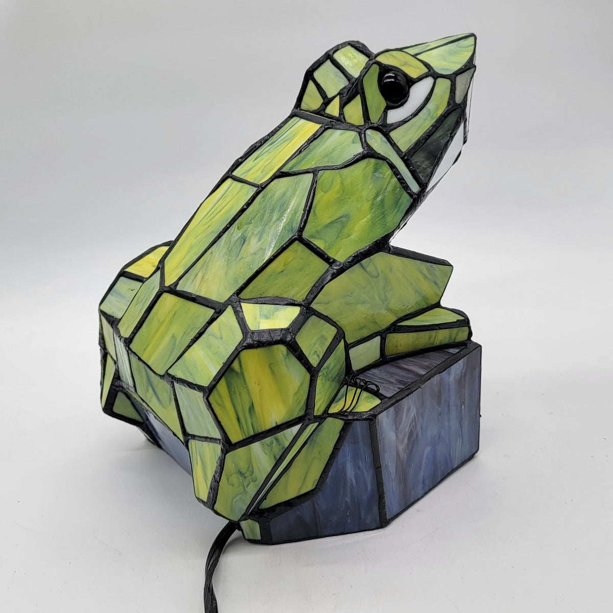 Large Tiffany Style Stained Glass Frog Accent Lamp