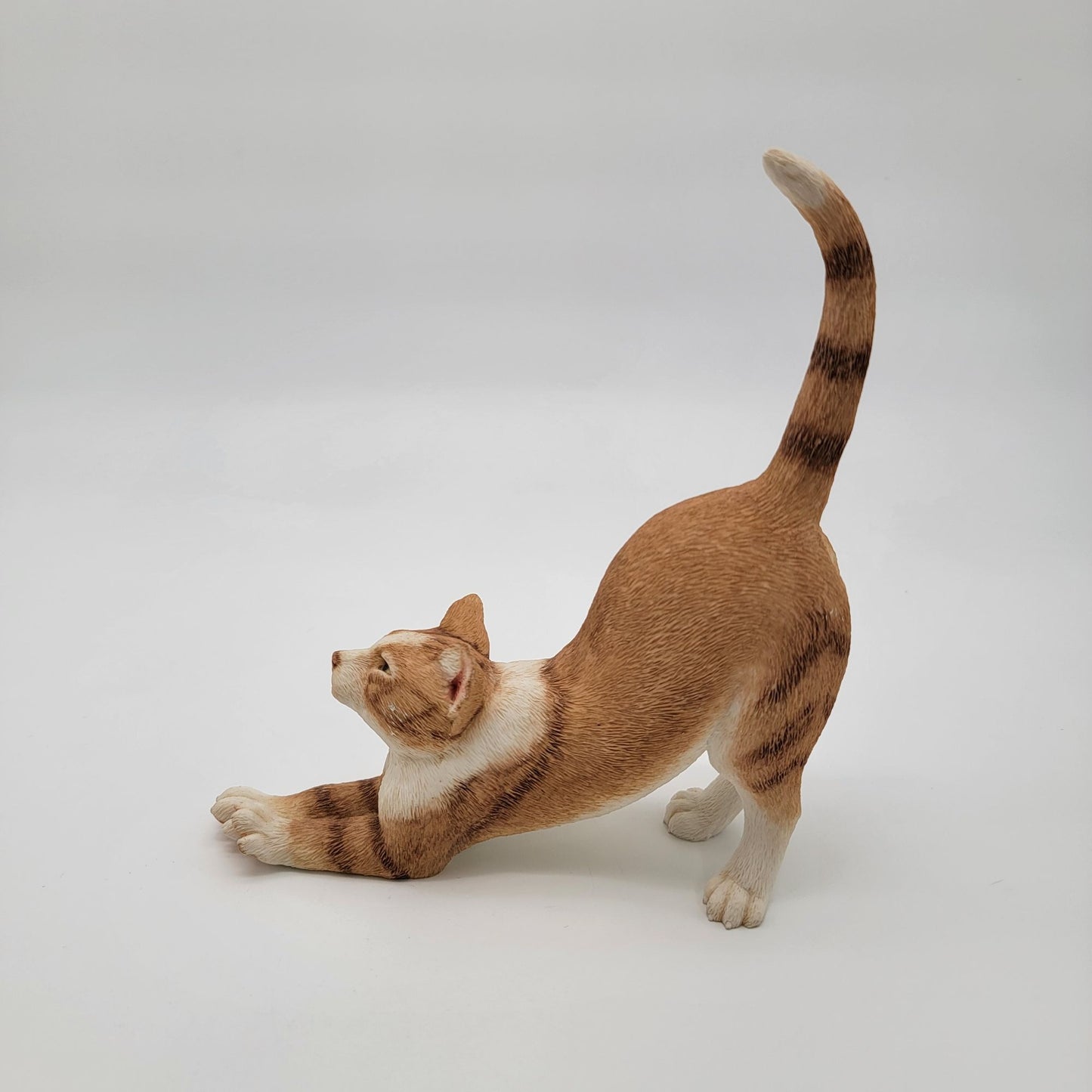 Sherratt & Simpson Medium Stretching Tabby & White Cat Figurine