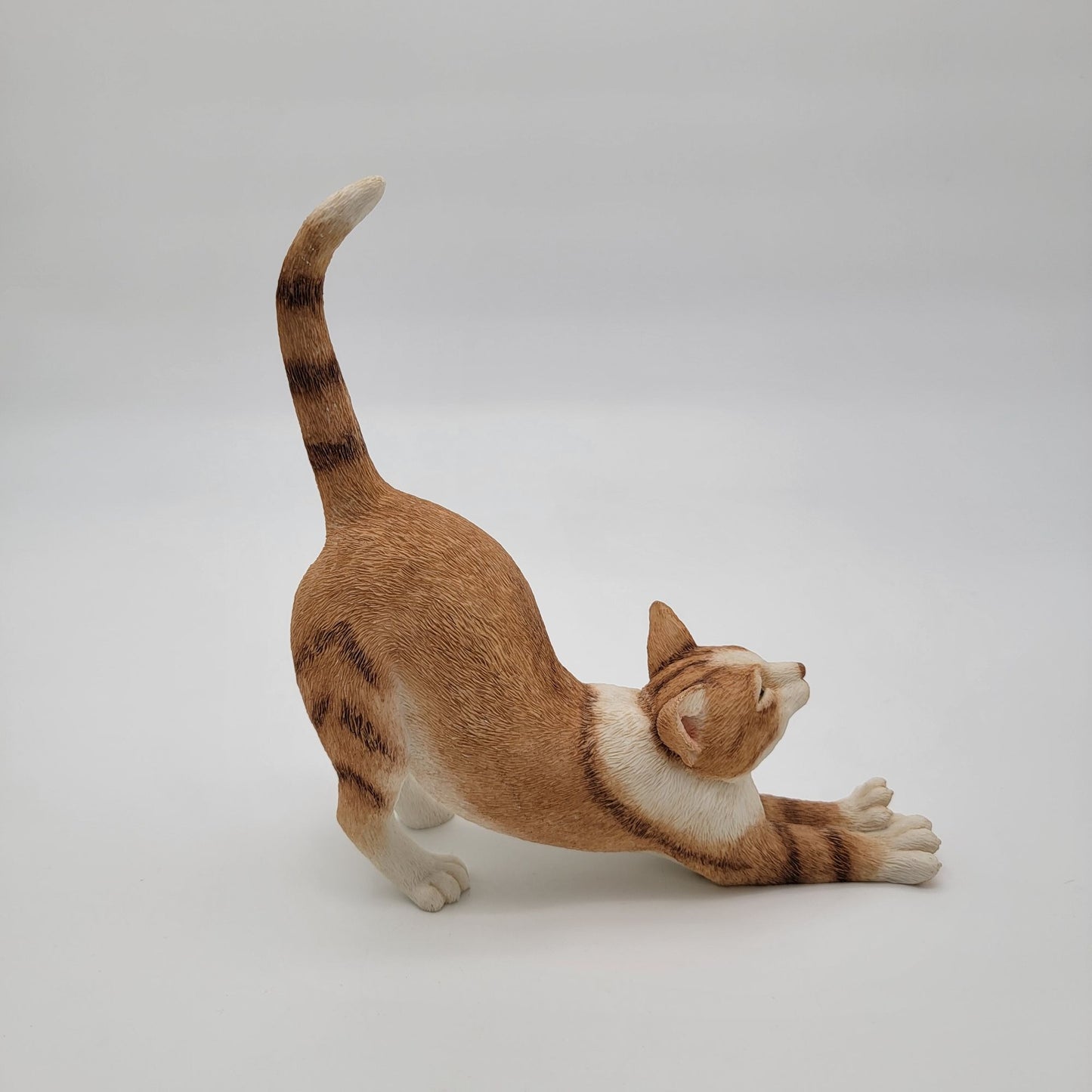 Sherratt & Simpson Medium Stretching Tabby & White Cat Figurine