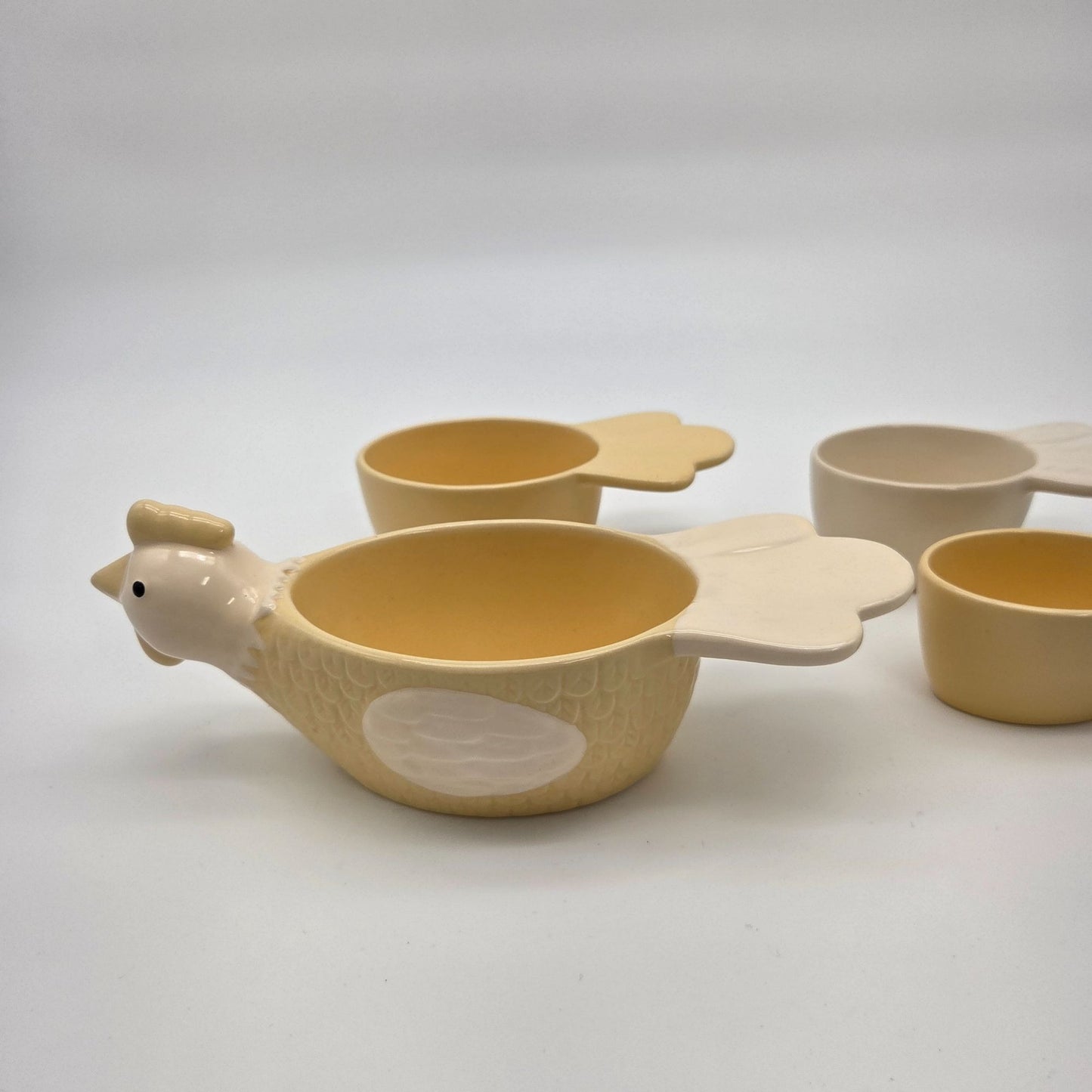 Vintage Chicken Measuring Cups Set of 4  THT Designs 2005