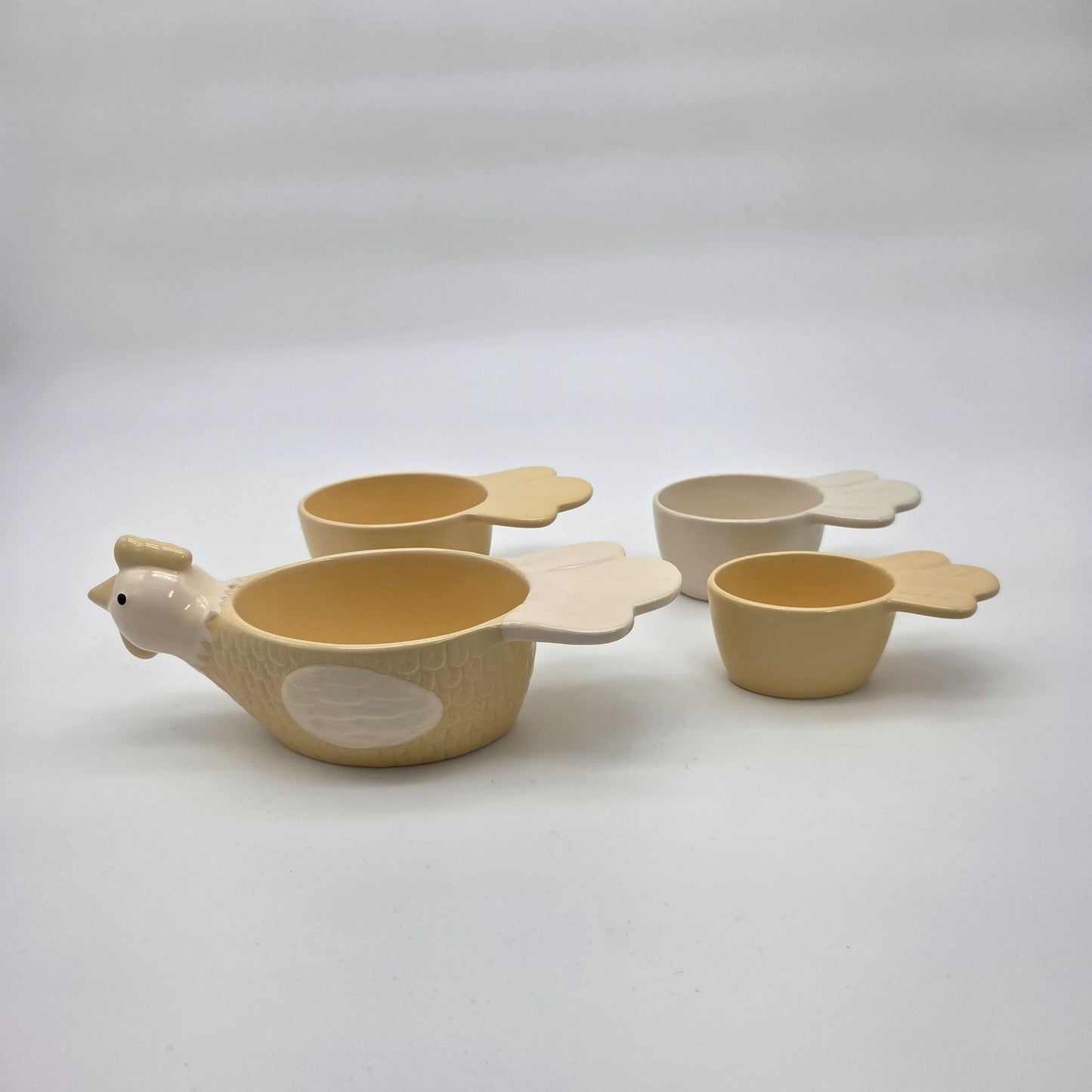 Vintage Chicken Measuring Cups Set of 4  THT Designs 2005