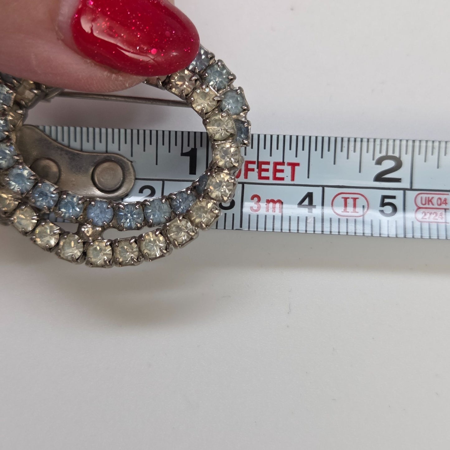 Vintage Blue & White Prong Set Rhinestone Oval Circle Brooch